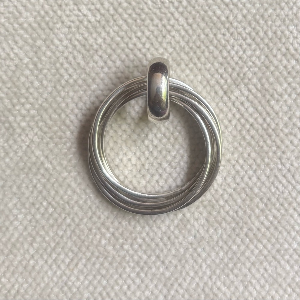 Retired Silpada Interlocking Ring Pendant